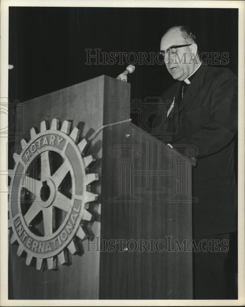 1972 Press Photo Member of the Rotary International - hca51260