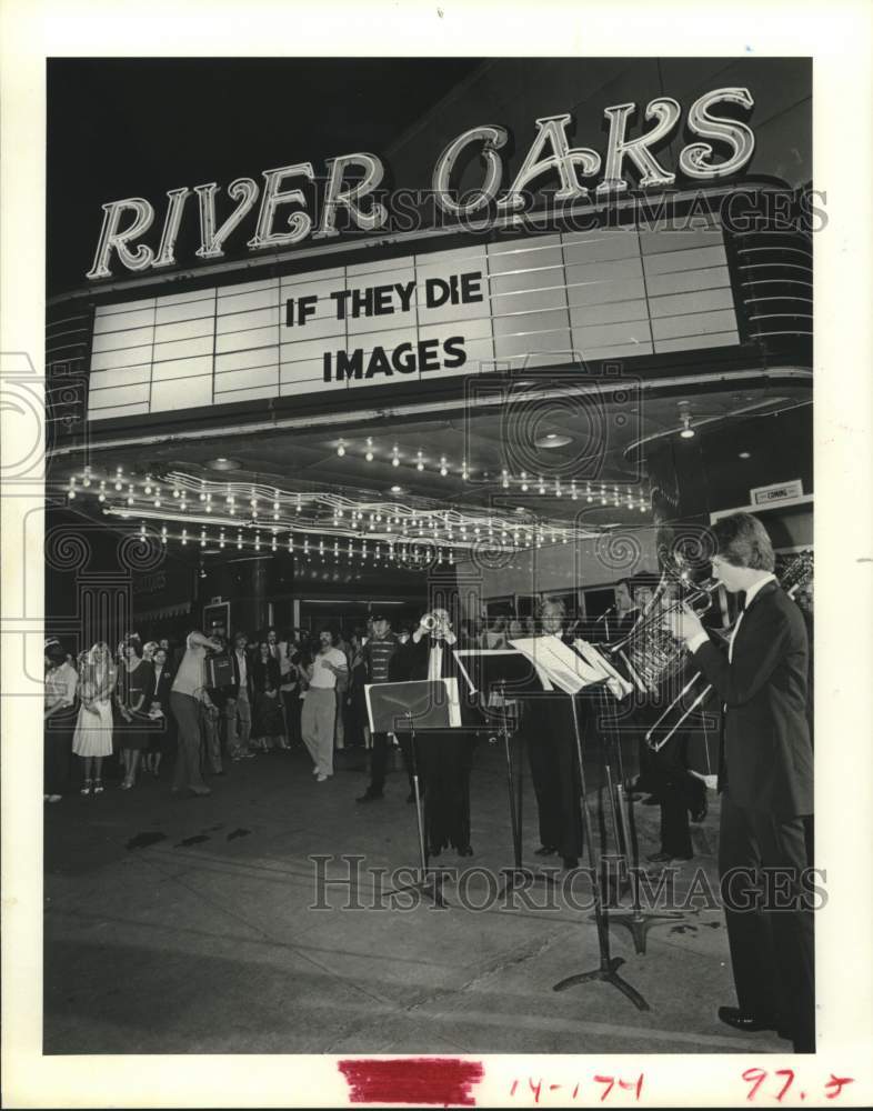 1982 Press Photo Alpine Brass Quintet plays outside Houston&#39;s River Oaks Theater- Historic Images