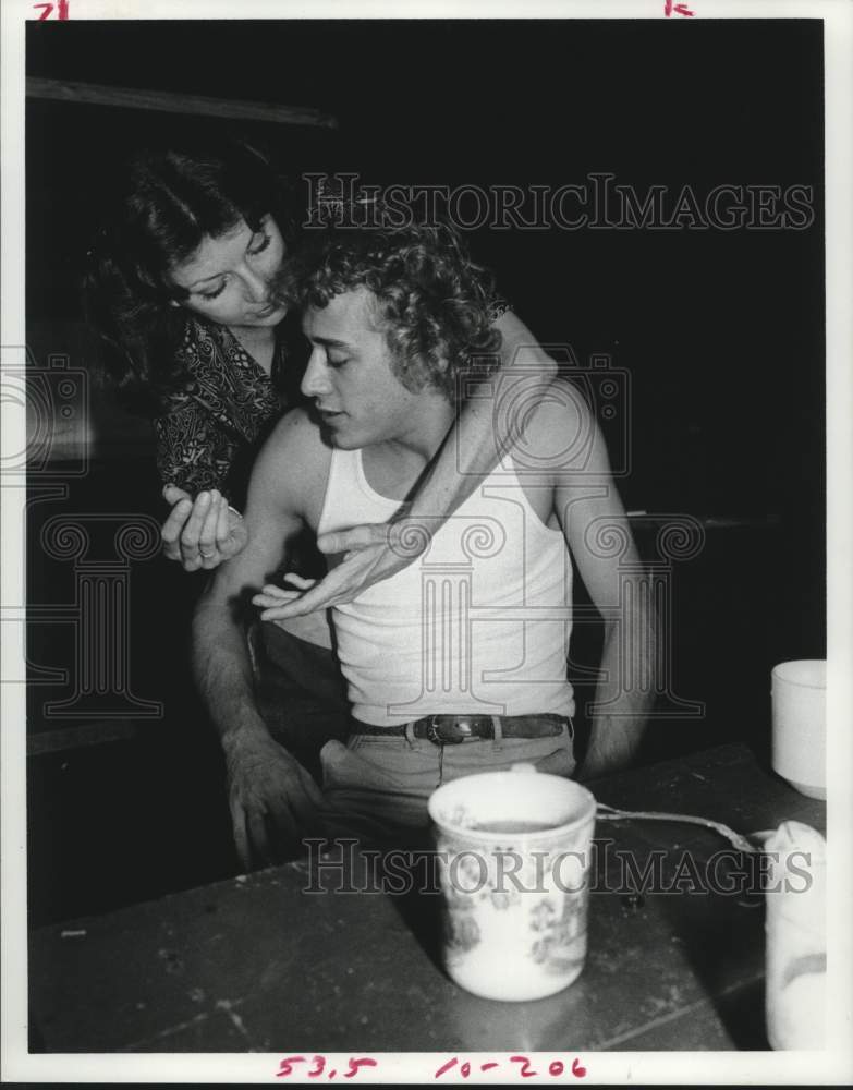 1977 Press Photo Camille Waters &amp; Jim Norris star in Reunion Theater production- Historic Images