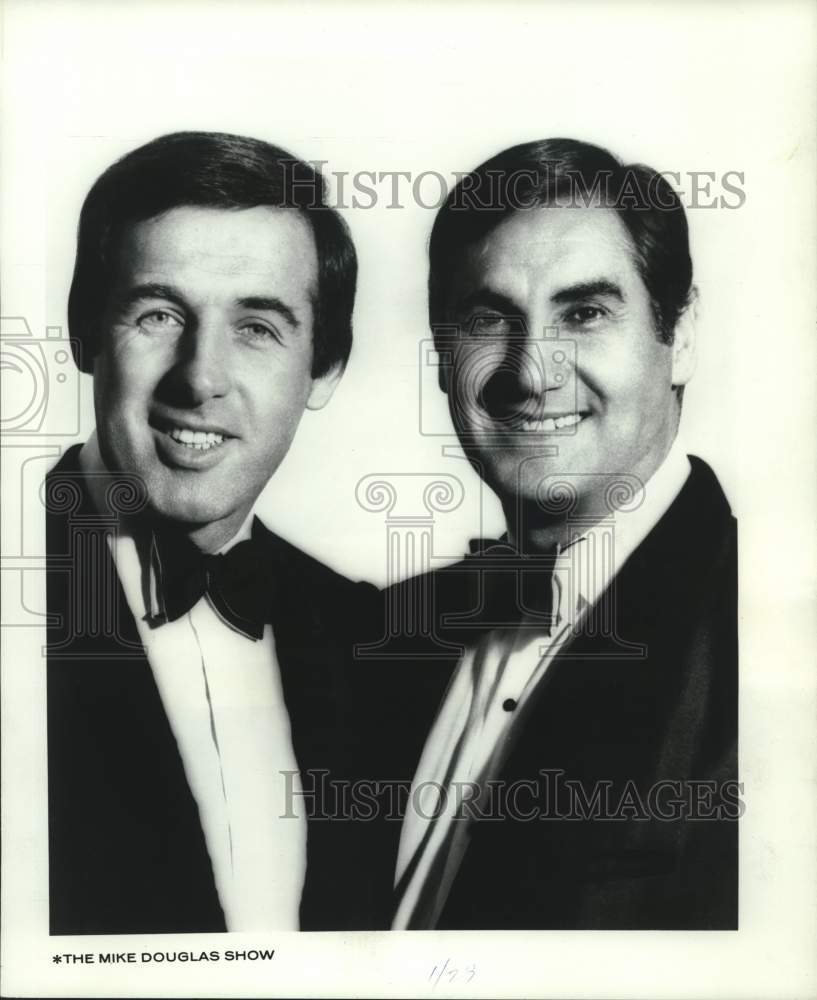 1968 Press Photo Sandler & Young co-host The Mike Douglas Show on television