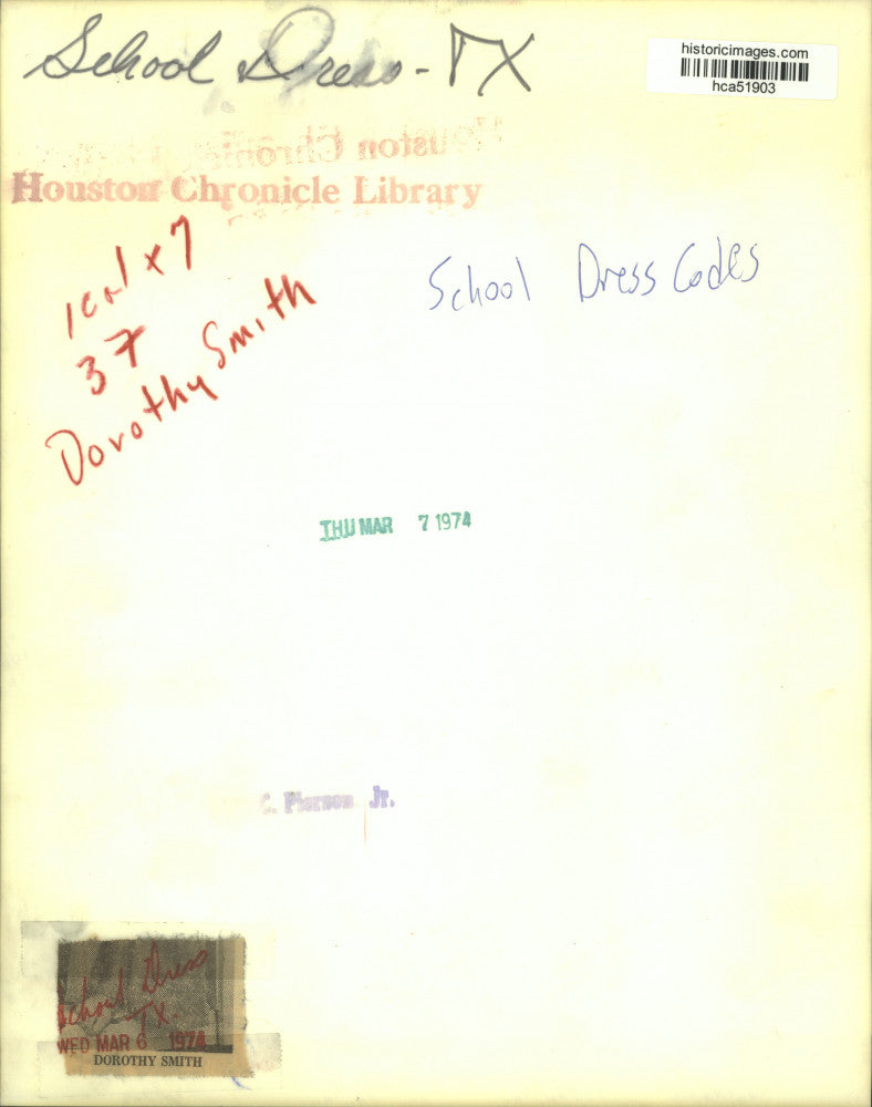 1974 Press Photo Dorothy Smith Follows School Dress Code in Houston, Texas