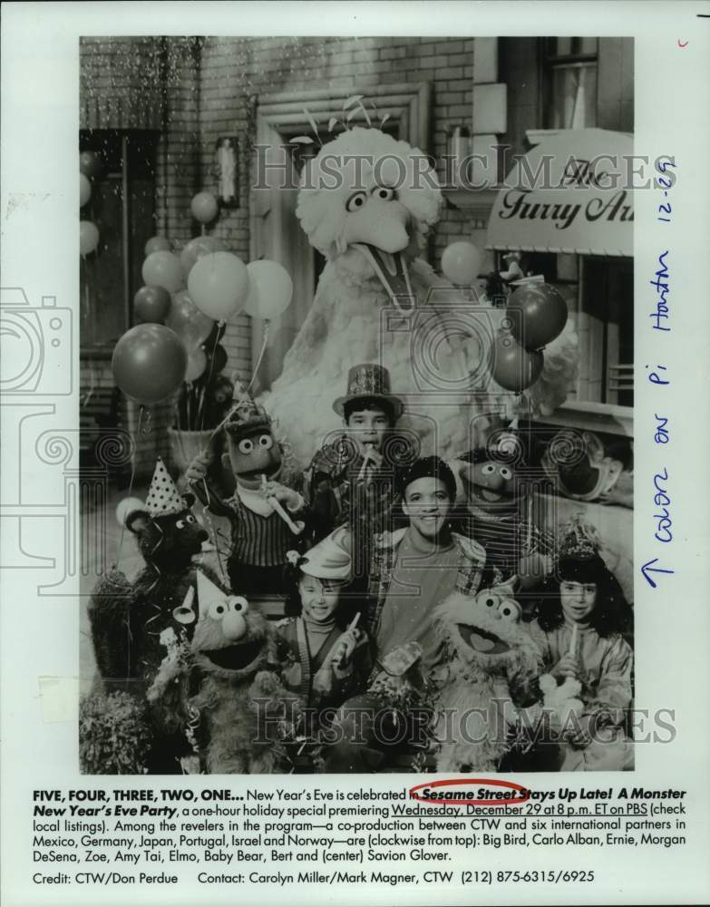 1994 Press Photo New Year&#39;s Eve Special on the Television Show &quot;Sesame Street&quot;- Historic Images