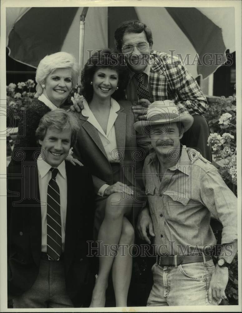 1982 Press Photo Cast of &quot;Simon &amp; Simon&quot; series on CBS Television Network- Historic Images