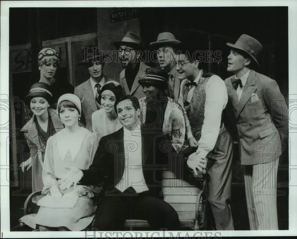 1987 Press Photo National Touring Company cast Singing In The Rain musical- Historic Images