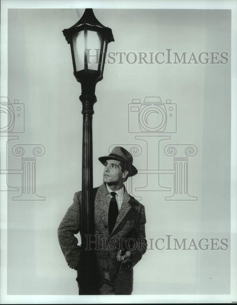 1987 Press Photo Donn Simione As Don Lockwood In Musical &quot;Singin&#39; In the Rain&quot;- Historic Images