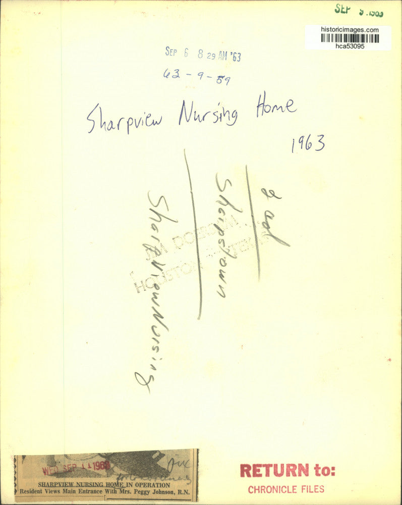 1963 Press Photo Nurse Peggy Johnson with resident at Sharpview Nursing Home