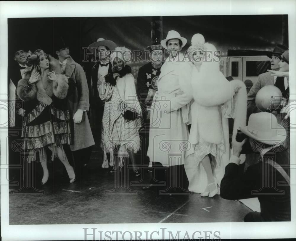 1987 Press Photo Cast of the &quot;Singing&#39; in the Rain&quot; National Touring Company- Historic Images