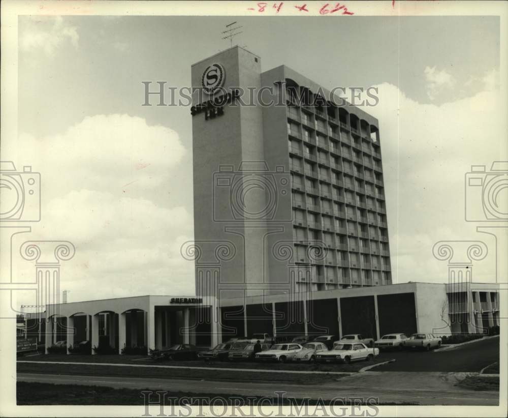 1972 Press Photo Exterior of the Sheraton Inn - Town & Country in Texas
