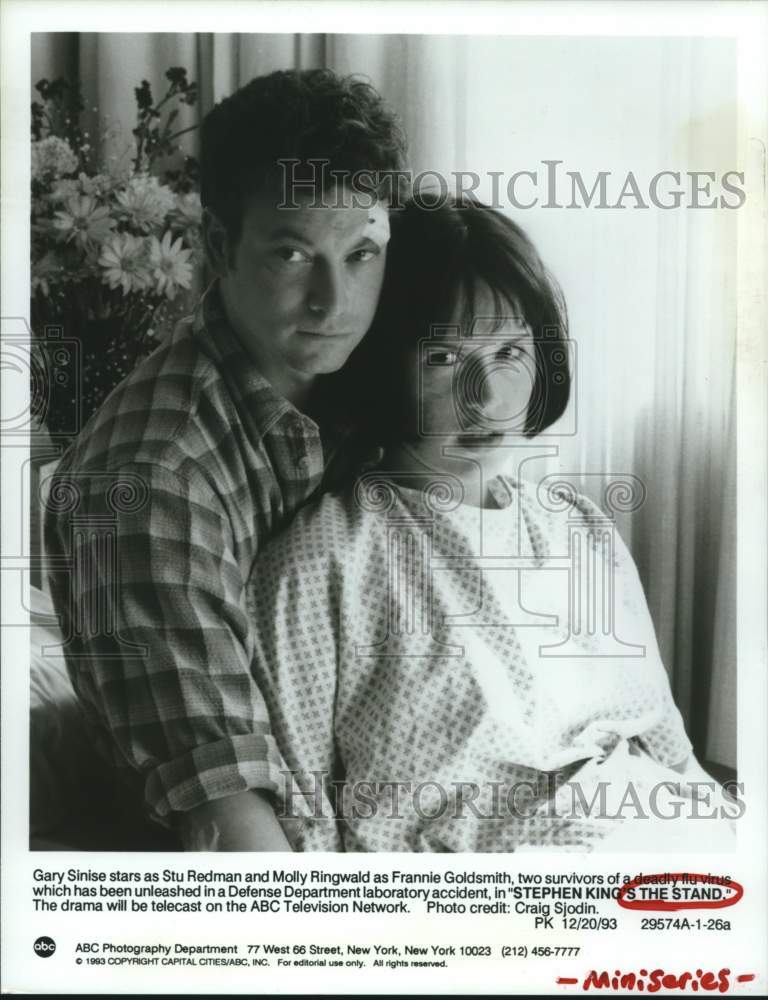 1993 Press Photo Gary Sinise and Molly Ringwald star in &quot;The Stand&quot; on ABC-TV- Historic Images