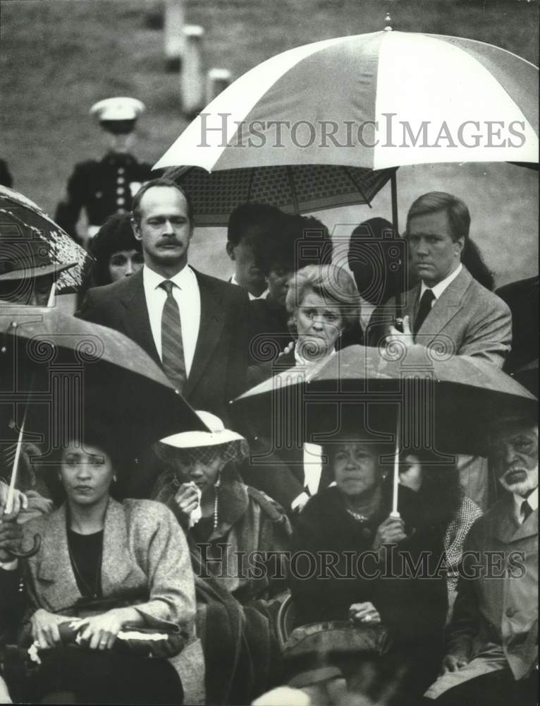 1987 Press Photo Gerald McRaney, Jameson Parker and Mary Carver, &quot;Simon &amp; Simon&quot;- Historic Images