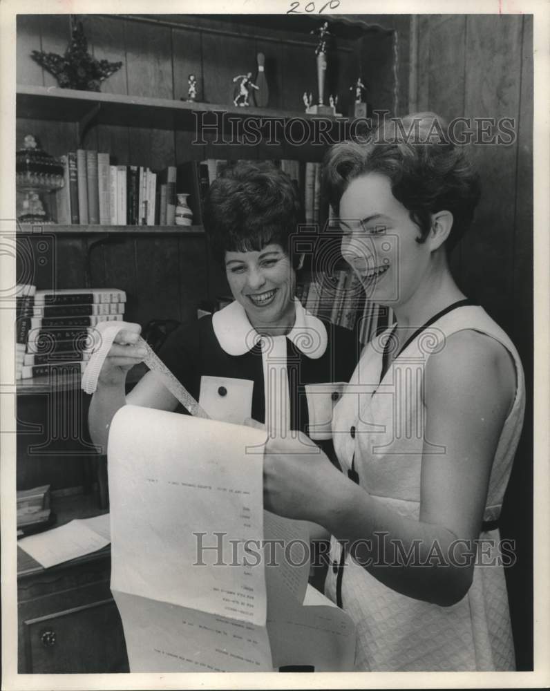 1970 Press Photo Miss Shirley Bockstahler of Houston wins a $500 scholarship