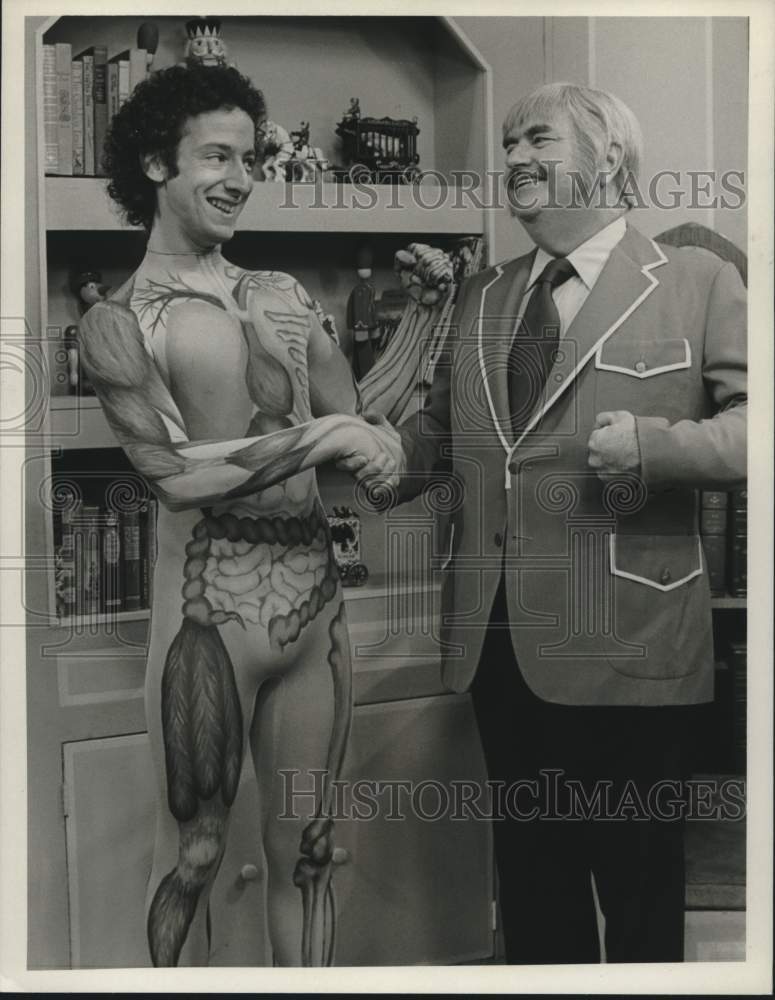 1978 Press Photo John Burstein is greeted by Bob Keeshan on &quot;Captain Kangaroo&quot;- Historic Images