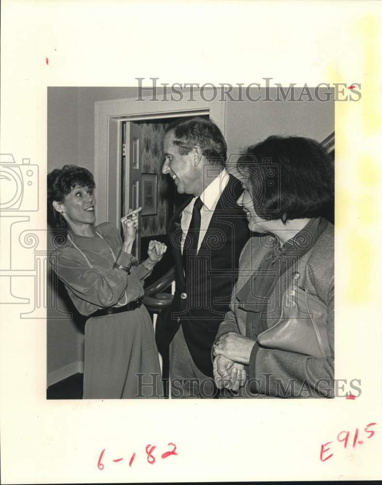 1984 Press Photo Mary Ann Moore with Steve &amp; Susan Oaks at Houston arts center- Historic Images