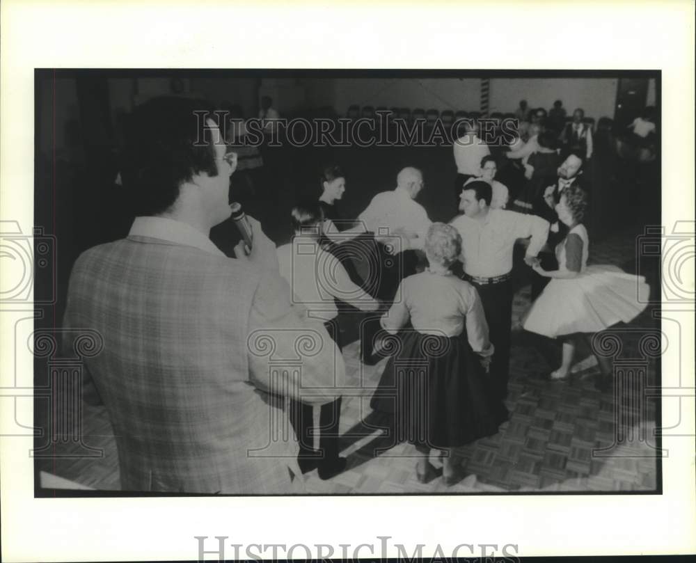 1984 Press Photo Square Dancers and Caller at Dance in Houston, Texas- Historic Images