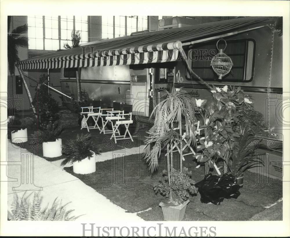 1983 Press Photo Catherine Hanneford&#39;s mobile home, Shrine Circus - hca54310- Historic Images