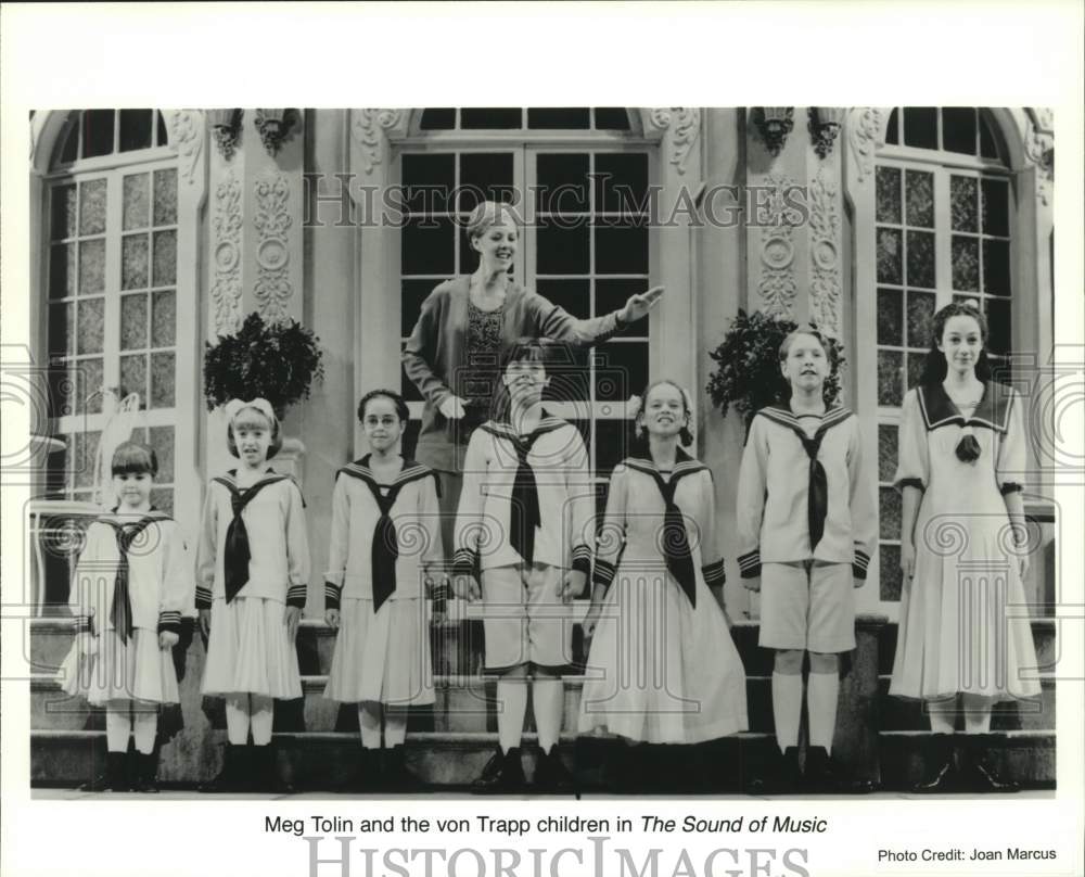 2000 Press Photo Meg Tolin &amp; children in &quot;The Sound of Music&quot; touring company- Historic Images