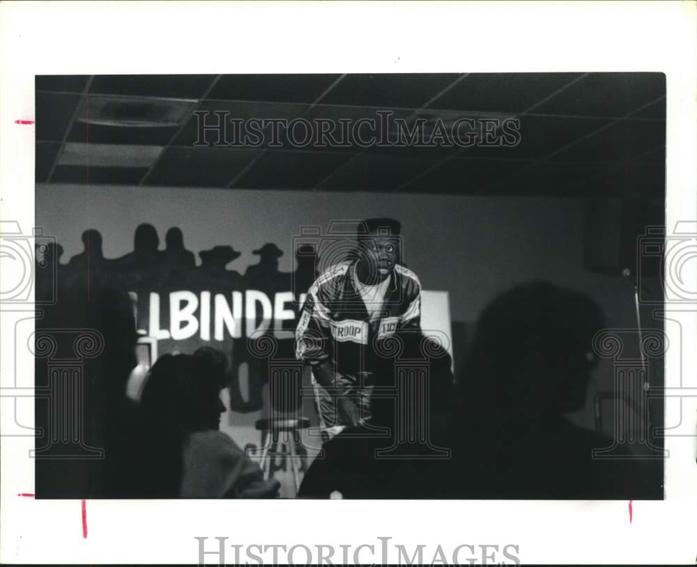 1991 Press Photo Jeff Hodge, comedian, Spellbinders Comedy Club, Houston, Texas- Historic Images