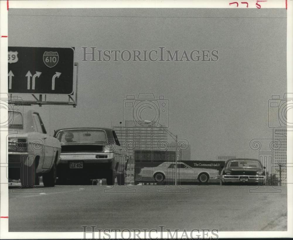 1977 Press Photo Car on Billboard on Southwest Freeway in Houston, Texas- Historic Images