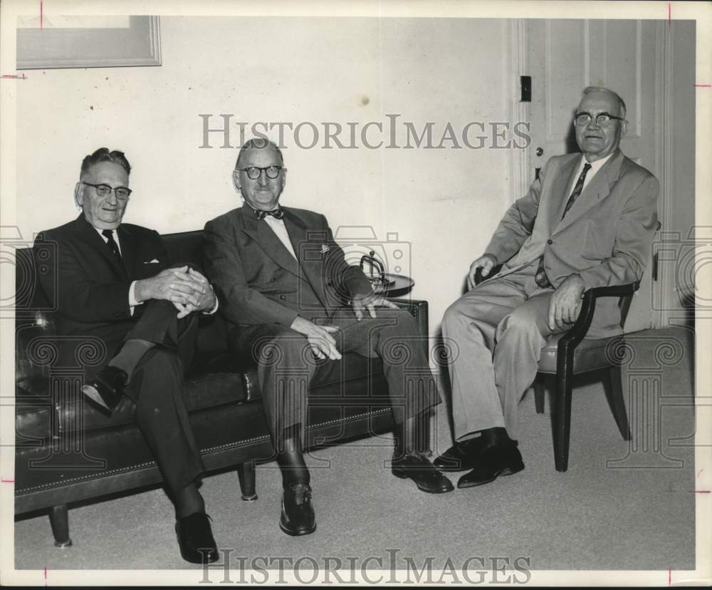 1961 Press Photo Southwestern University Employees In Georgetown, Texas