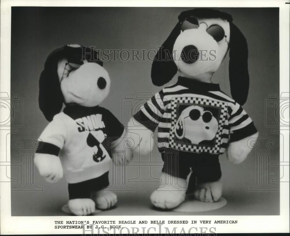 1991 Press Photo Snoopy Cartoon Character Toys Dressed In J.G. Hook Clothing- Historic Images