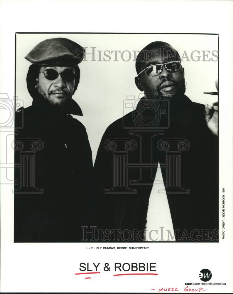 1998 Press Photo Sly Dunbar and Robbie Shakespeare of Sly &amp; Robbie Music Group- Historic Images