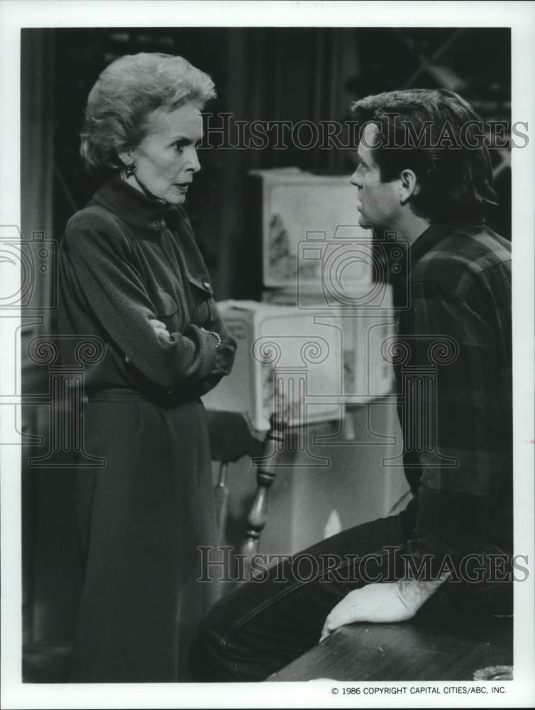 1986 Press Photo Janet Leigh and Robert Hays star in &quot;Starman&quot; on ABC-TV- Historic Images