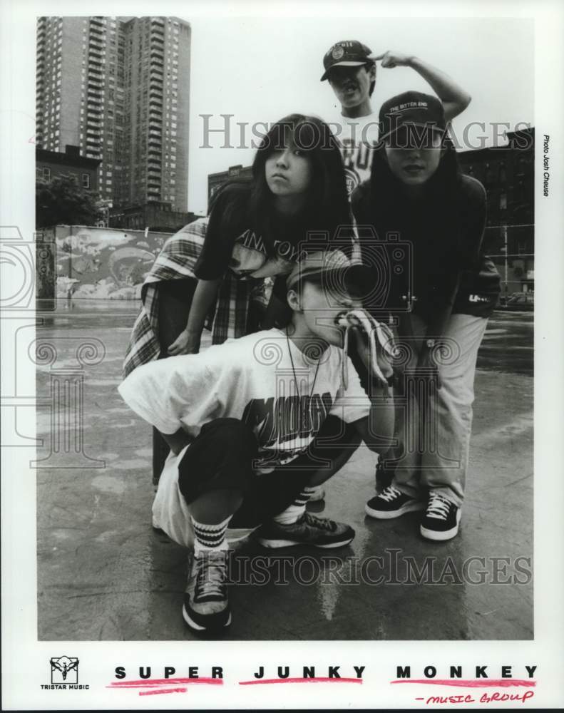 1995 Press Photo Musical Group Super Junky Monkey - hca55269- Historic Images