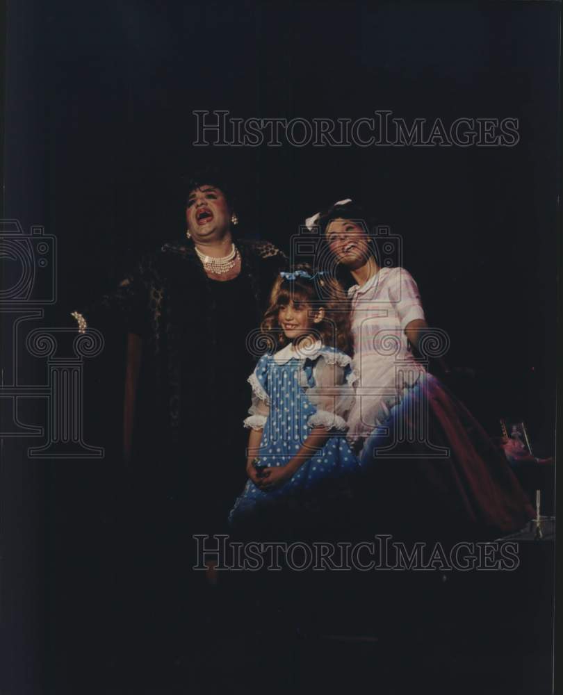 1994 Press Photo Cast of the musical &quot;Ruthless!&quot; at Strand Street in Galveston- Historic Images