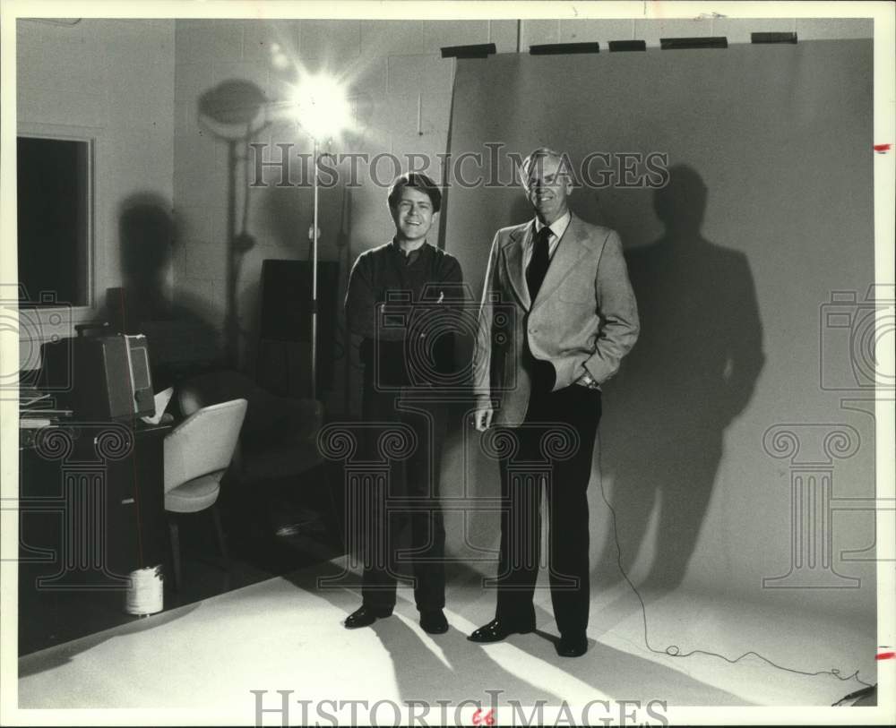 1982 Press Photo Bill Yeoman, Jerry McCathern, Texas Chamber Orchestra director- Historic Images