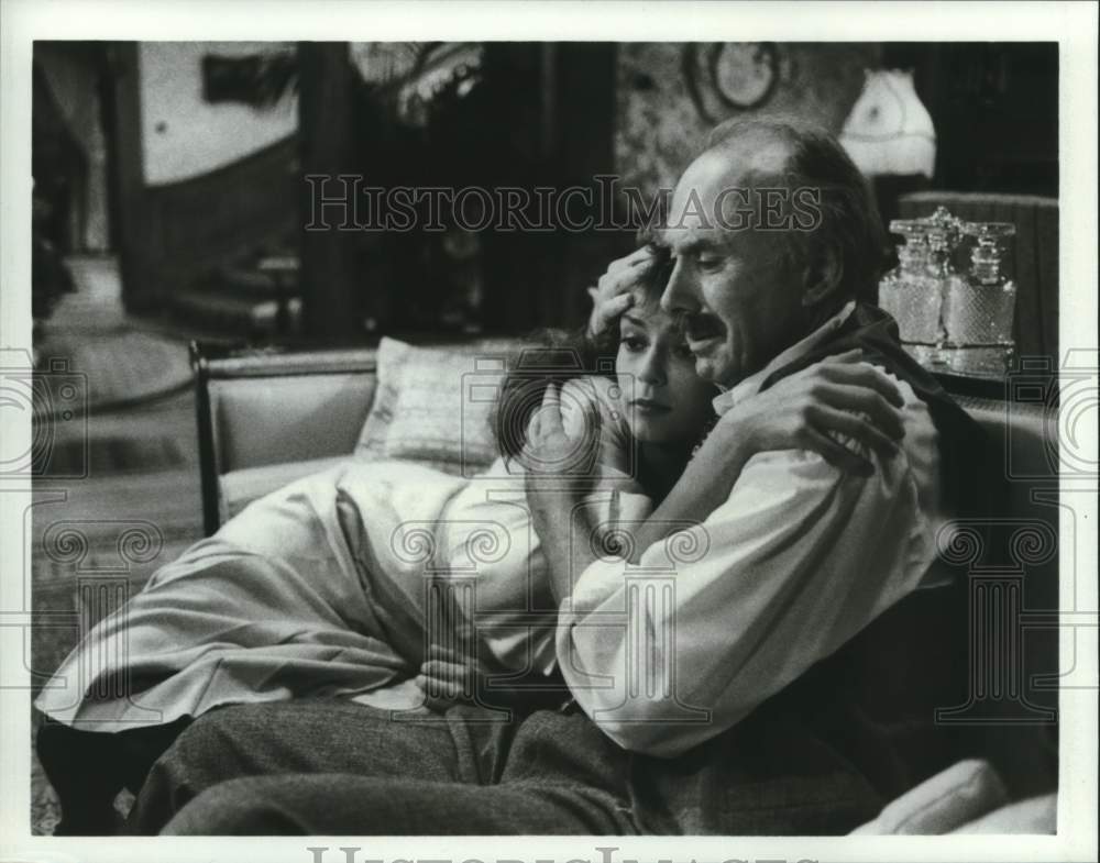 1983 Press Photo Rachel Ward, Richard Cleary in &quot;The Thorn Birds&quot; ABC TV show- Historic Images