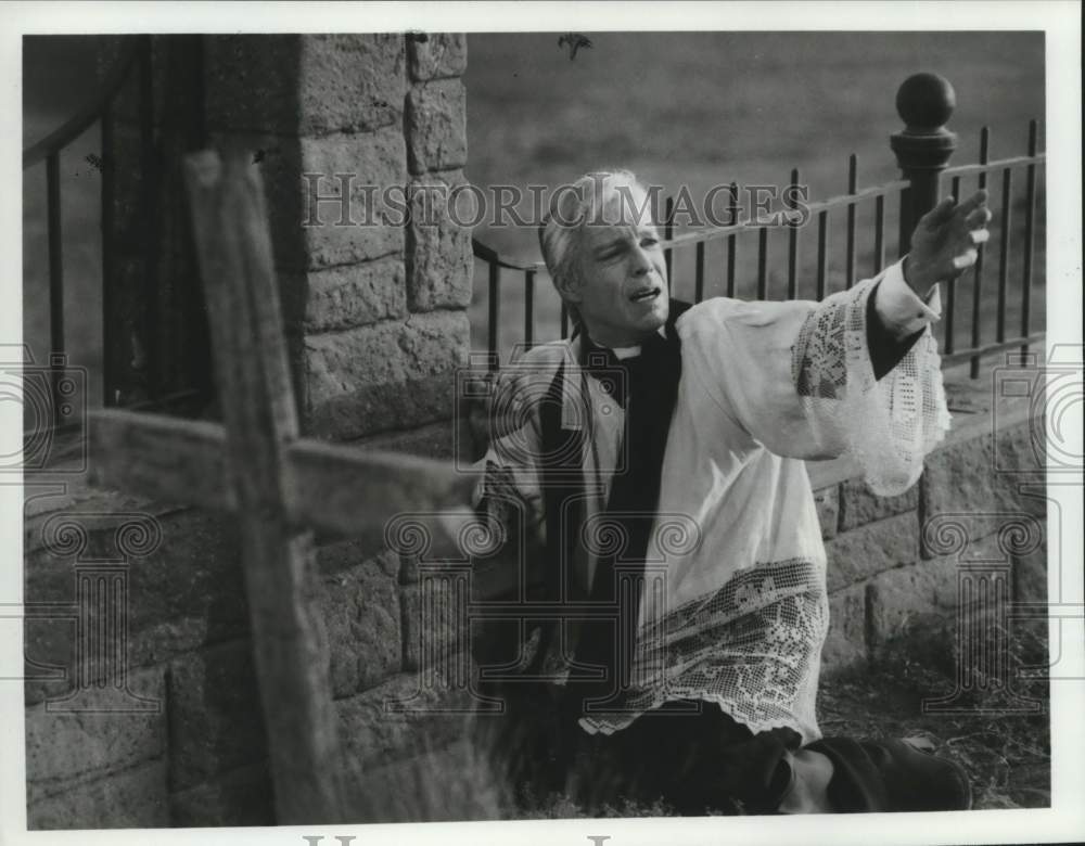 1983 Press Photo Richard Chamberlain is Father Ralph in &quot;The Thorn Birds&quot;- Historic Images