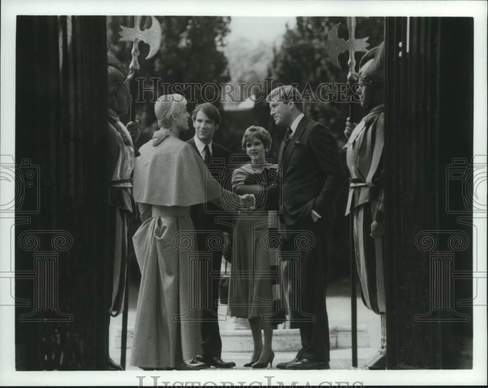 1983 Press Photo Cast of the dramatic conclusion of &quot;The Thorn Birds&quot; on ABC- Historic Images