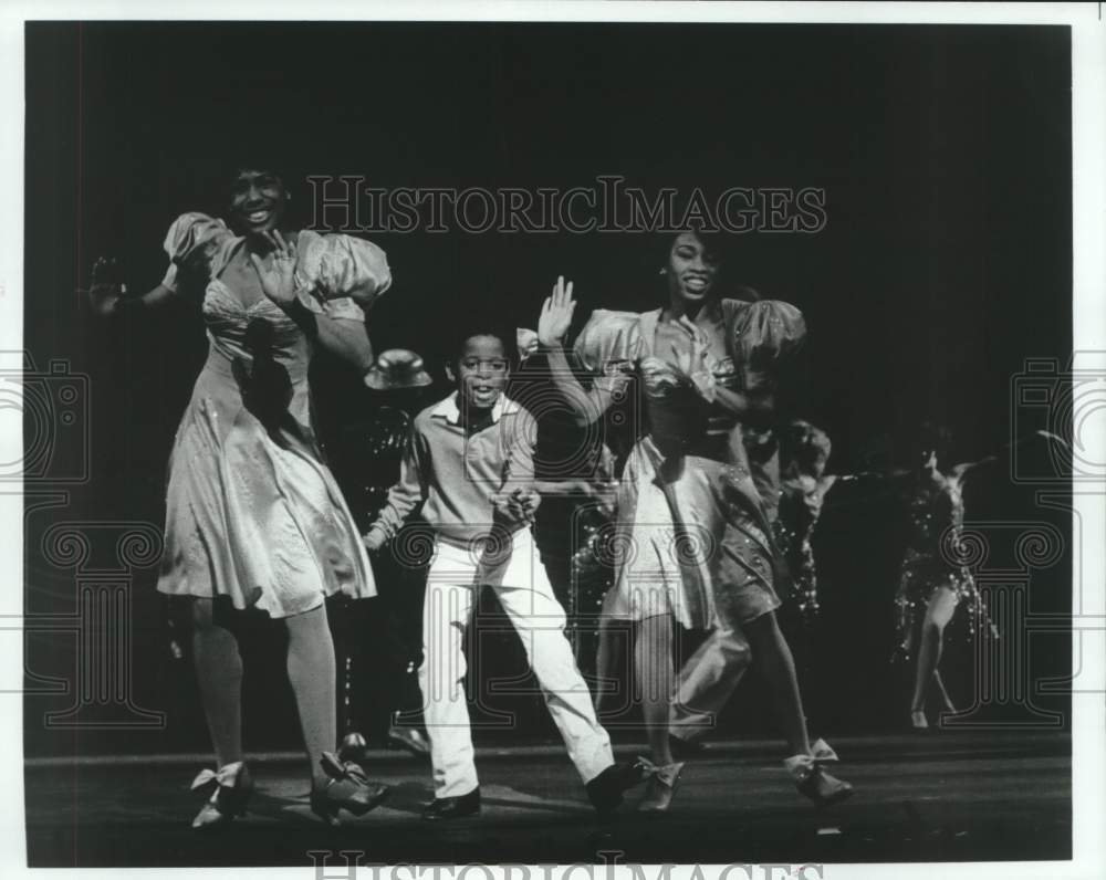 1986 Press Photo Cast in a scene from &quot;The Tap Dance Kid&quot; on Broadway- Historic Images