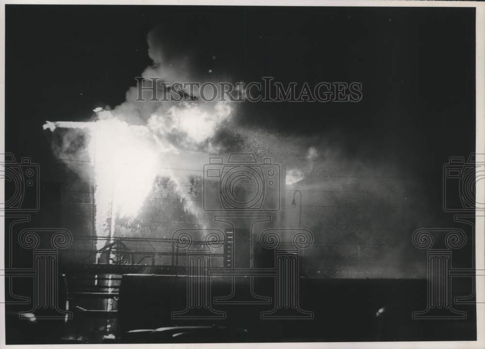 1961 Press Photo Fire at the Signal Oil and Gas Company in Houston, Texas