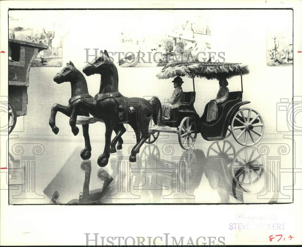 1978 Press Photo Antique Metal Horse and Carriage Toy in Shop in Houston, Texas- Historic Images