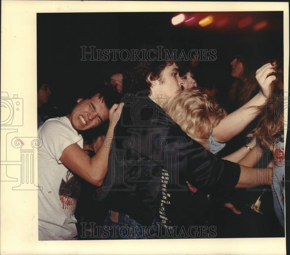 1987 Press Photo Head Bangers at &quot;Equinox&quot; Heavy-Metal Concert in Houston, TX- Historic Images