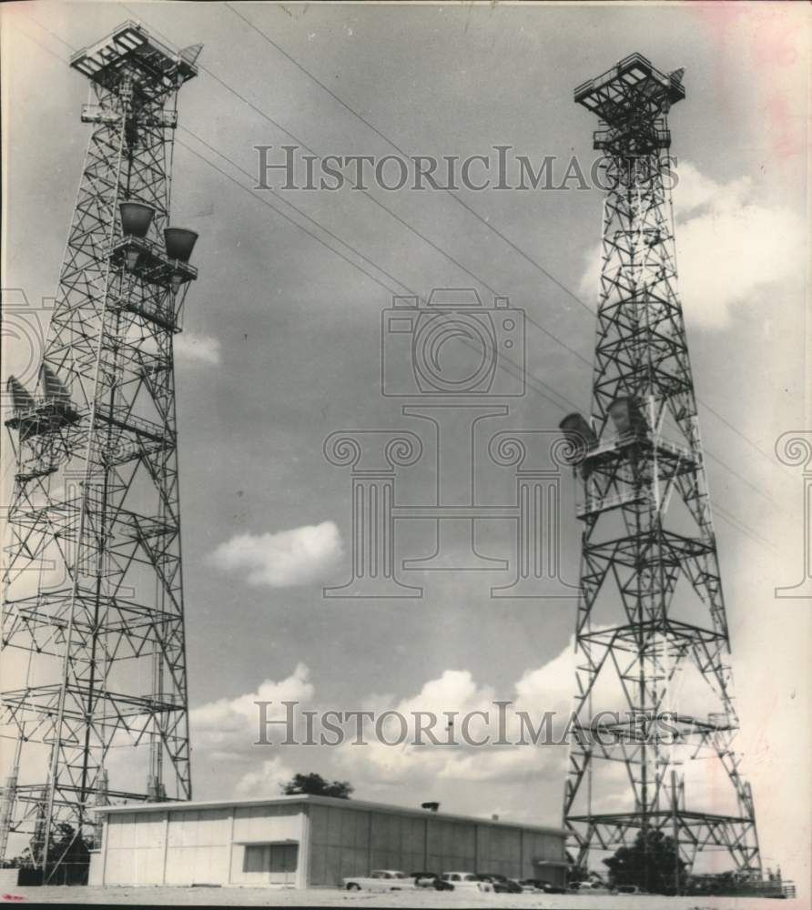 1962 Press Photo Massive telephone towers in Seguin, Texas - hca57550- Historic Images