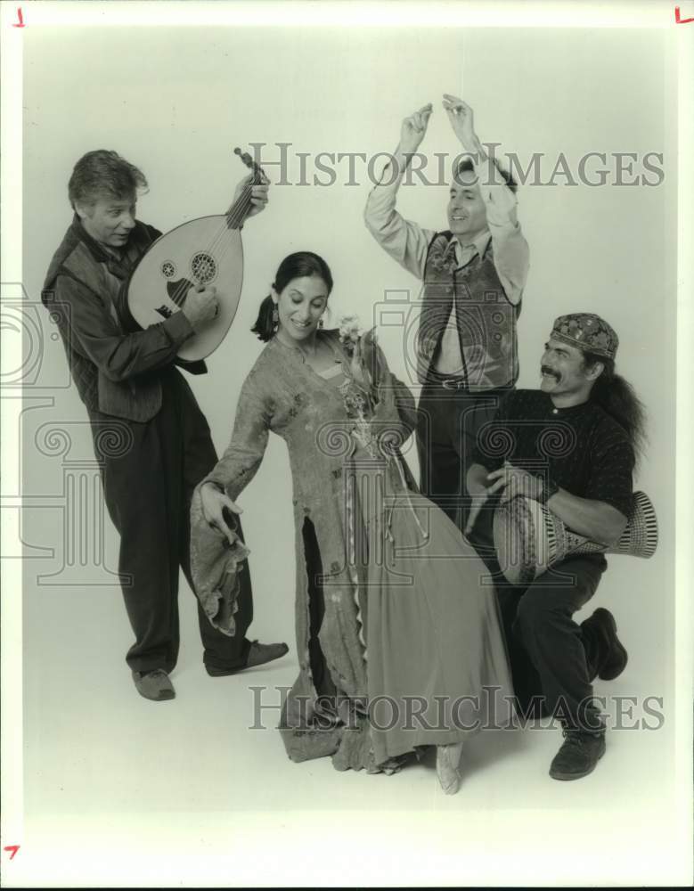 1996 Press Photo Members of &quot;Voices of Sepharad&quot; - hca57636- Historic Images