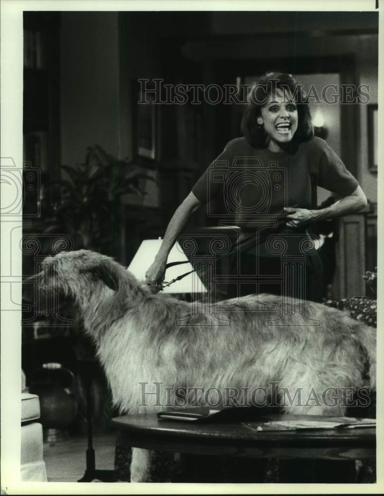 1987 Press Photo Valerie Harper stars in &quot;Valerie&quot; episode &quot;The Big Fix-Up&quot;- Historic Images