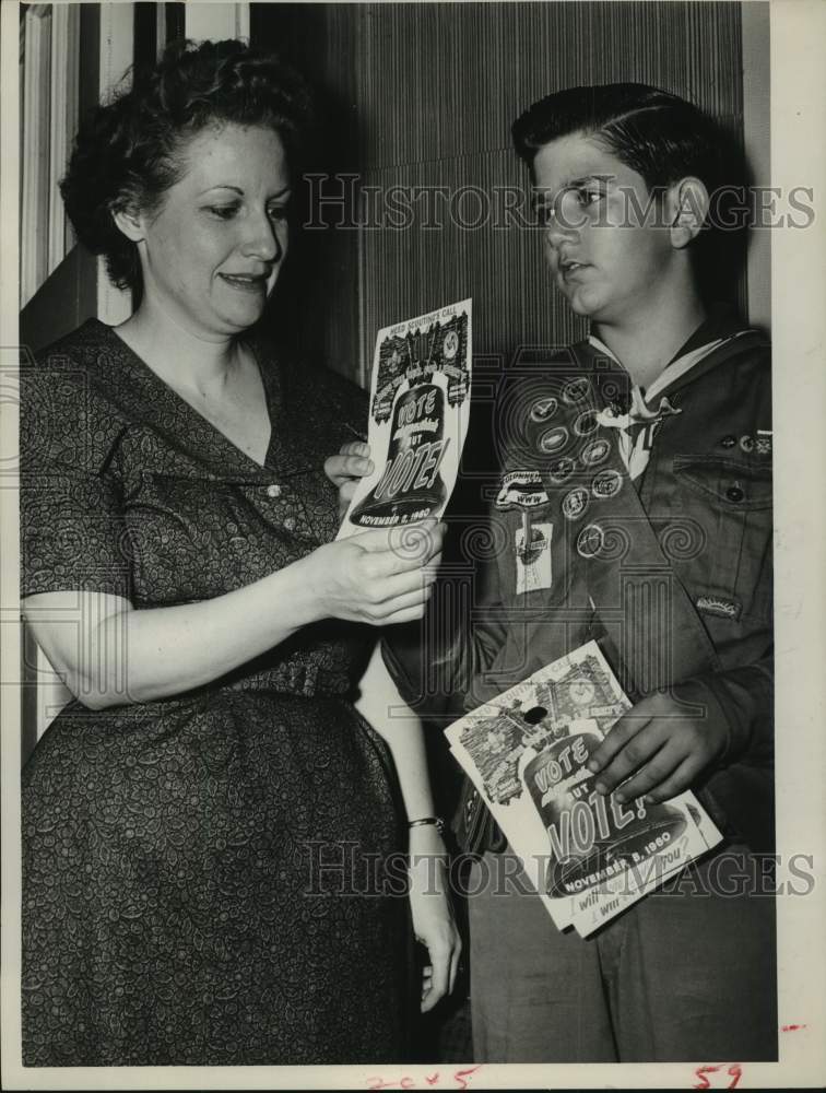 1960 Press Photo Boy Scout Hands Out &quot;Get Out The Vote&quot; Card in Houston, Texas- Historic Images