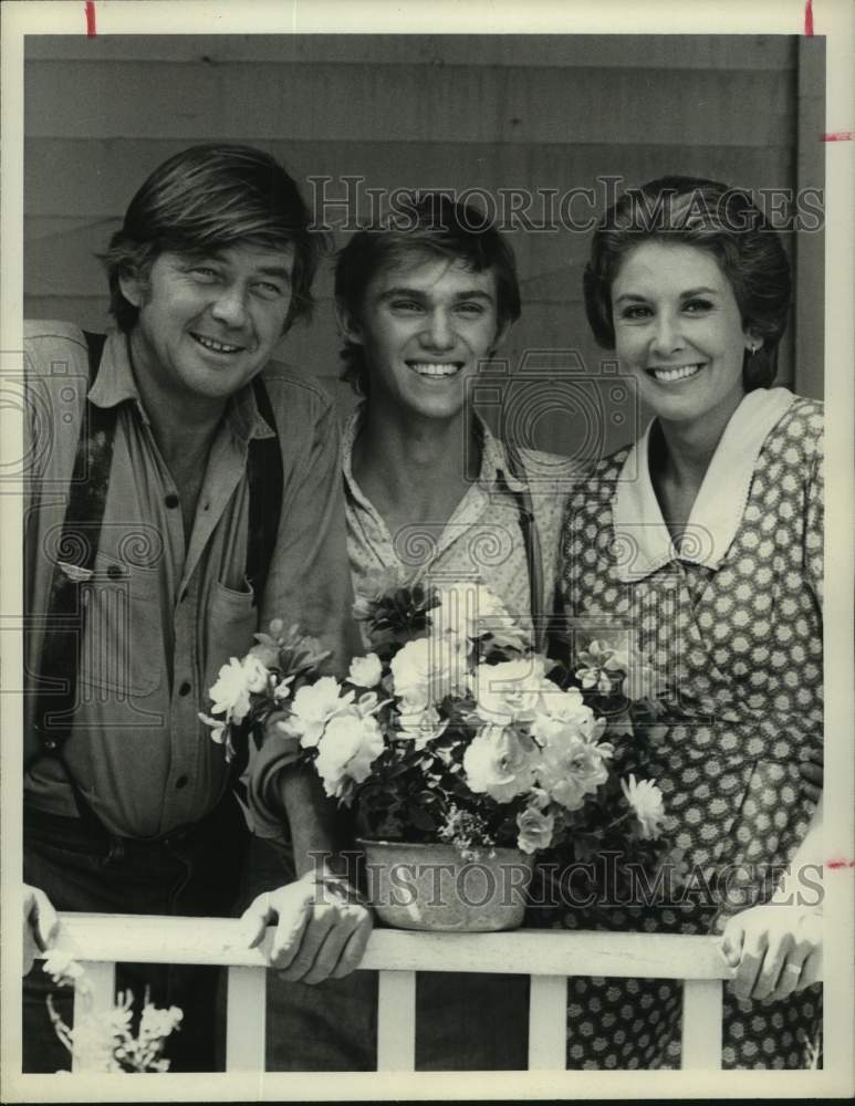 1972 Press Photo Cast of &quot;The Waltons&quot; series on the CBS Television Network- Historic Images