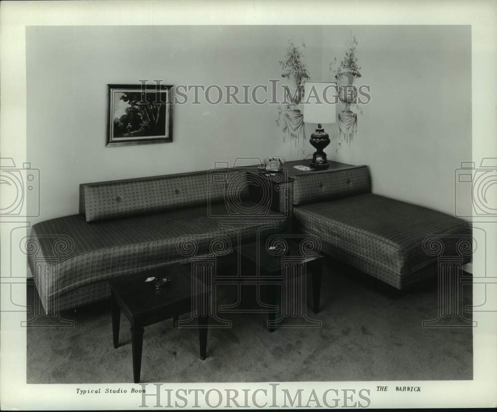 1964 Press Photo Interior setting in the Warwick Hotel in Houston, Texas- Historic Images