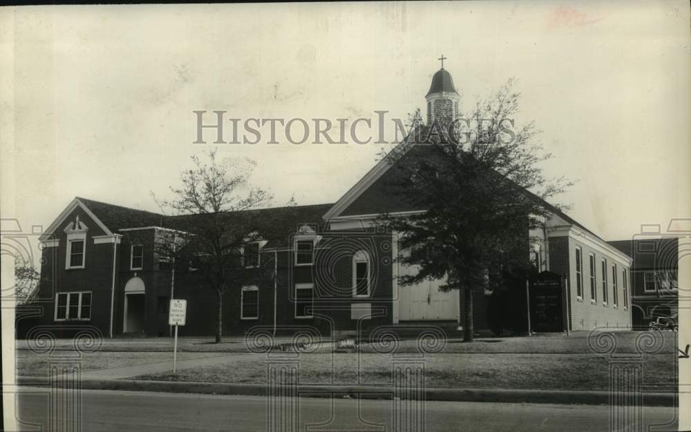 1951 Press Photo Exterior of West University Methodist Church in Houston, TX- Historic Images