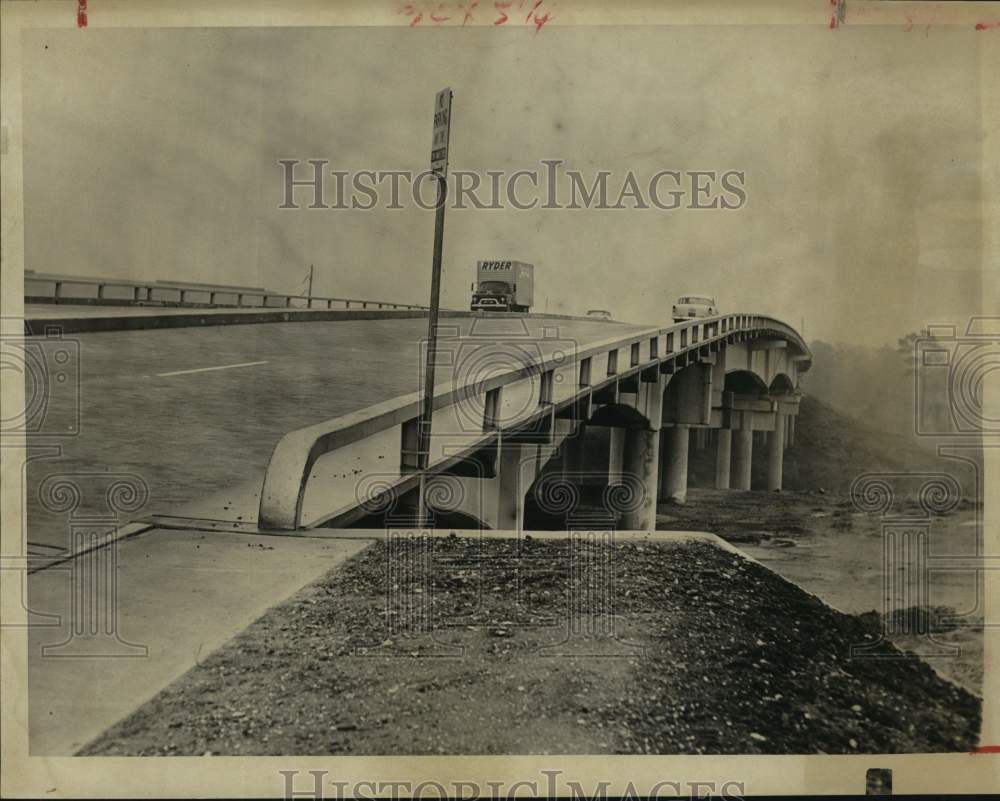 1961 Press Photo Waco-York Street Bridge In Houston, Texas - hca58897- Historic Images