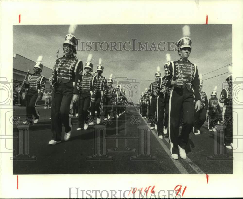 1972 Press Photo Royal High School marching band in Waller County Fair, Texas- Historic Images