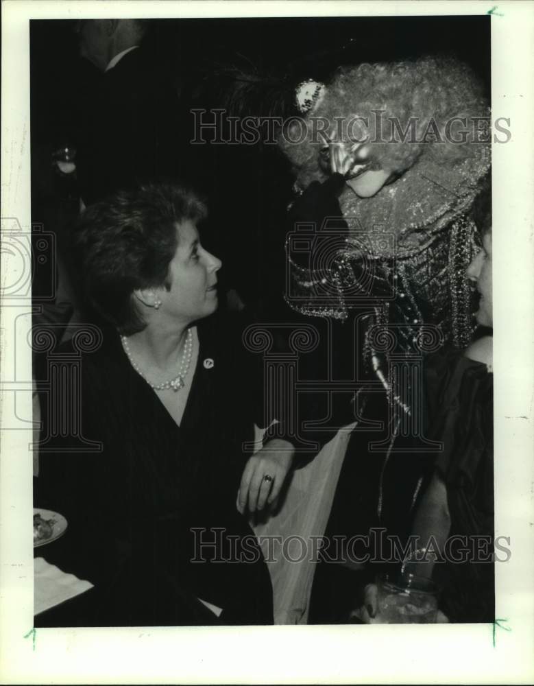 1987 Press Photo Houston, Texas Mayor Kathy Whitmore at Wortham Theater Center- Historic Images