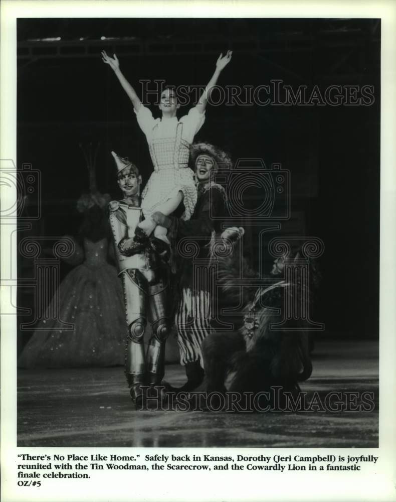 1995 Press Photo Scene from &quot;The Wizard Of Oz On Ice&quot; - hca59420- Historic Images