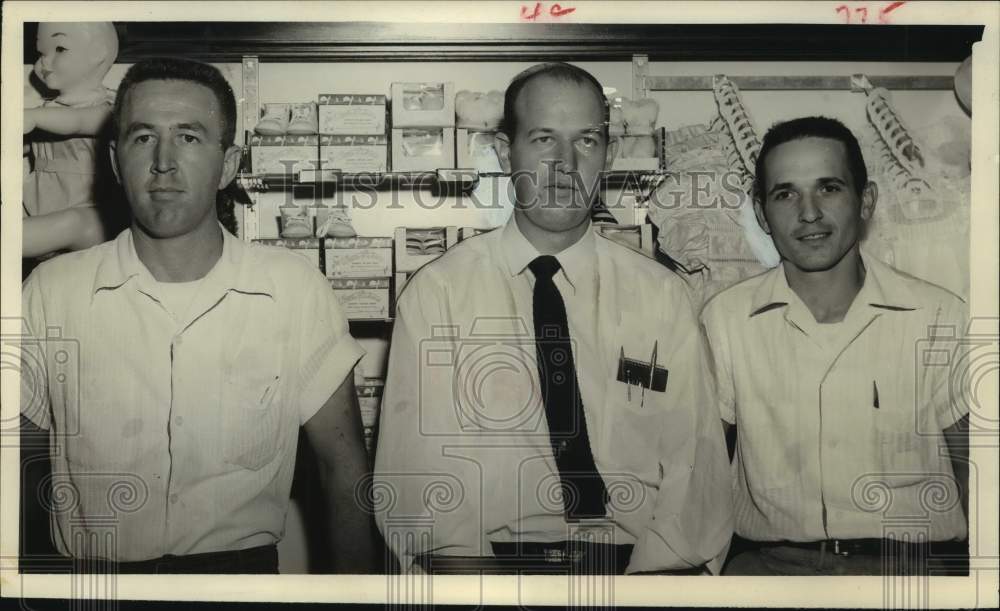 1955 Press Photo Employees of Woolworth store in Houston, Texas - hca59569- Historic Images