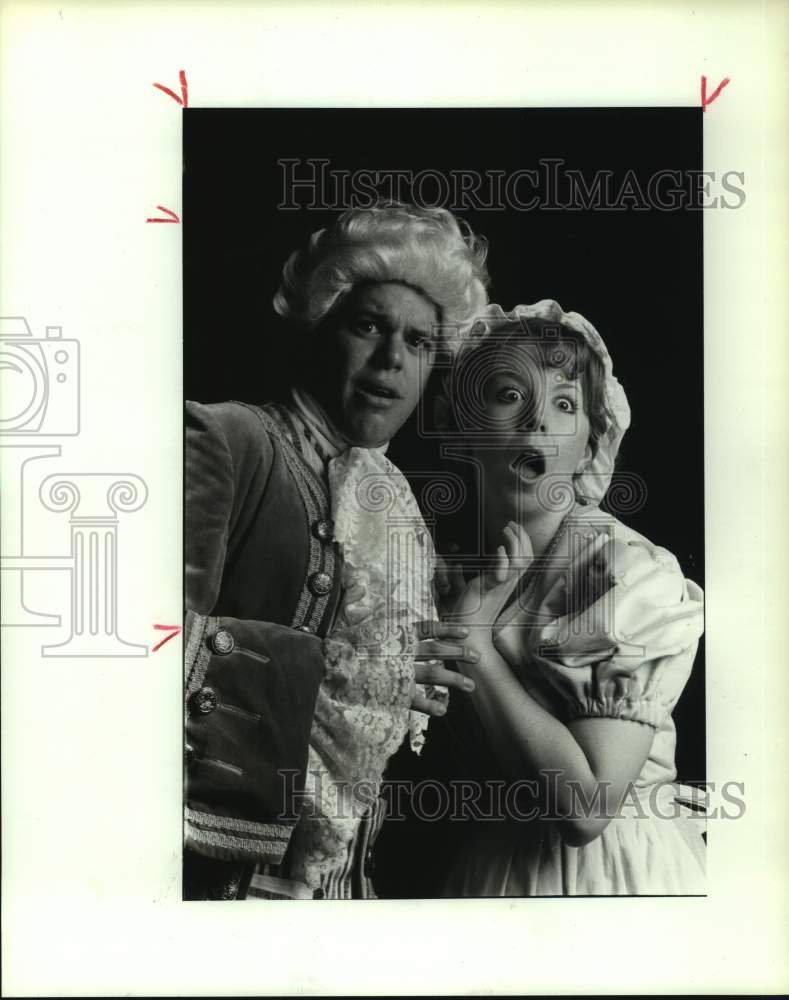 1989 Press Photo Eric Perkins &amp; Daria Barrow star in &quot;La finta giardiniera&quot;- Historic Images