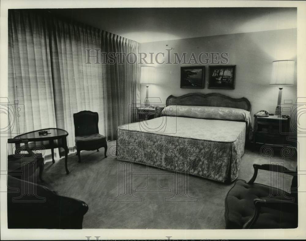 1964 Press Photo Great room at the Warwick Hotel in Houston, Texas - hca59855- Historic Images